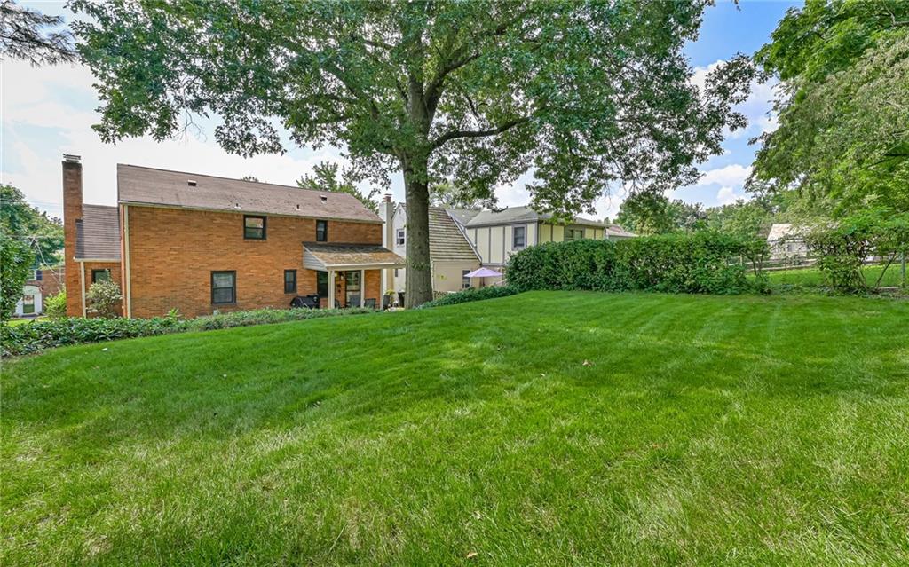 421 Old Farm Road Pittsburgh, PA 15228 - Photo 17 of 18