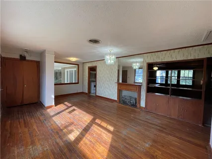 $300,000 | 65 Willow Drive, Gretna, LA 70053