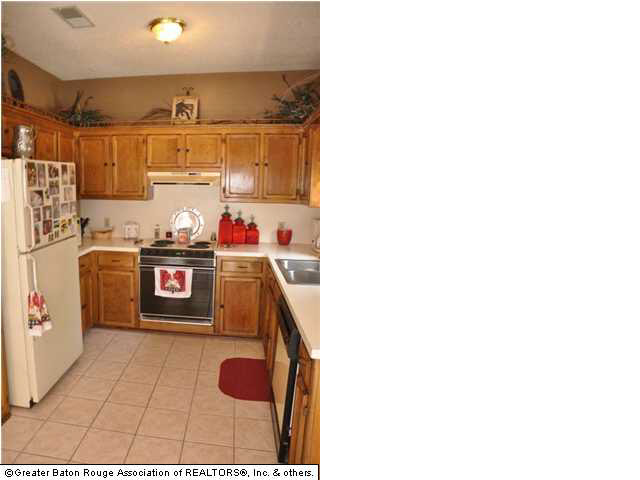 15155 Point Chenier Avenue Baton Rouge, LA 70817 - Photo 4 of 15 Gallery Image 4