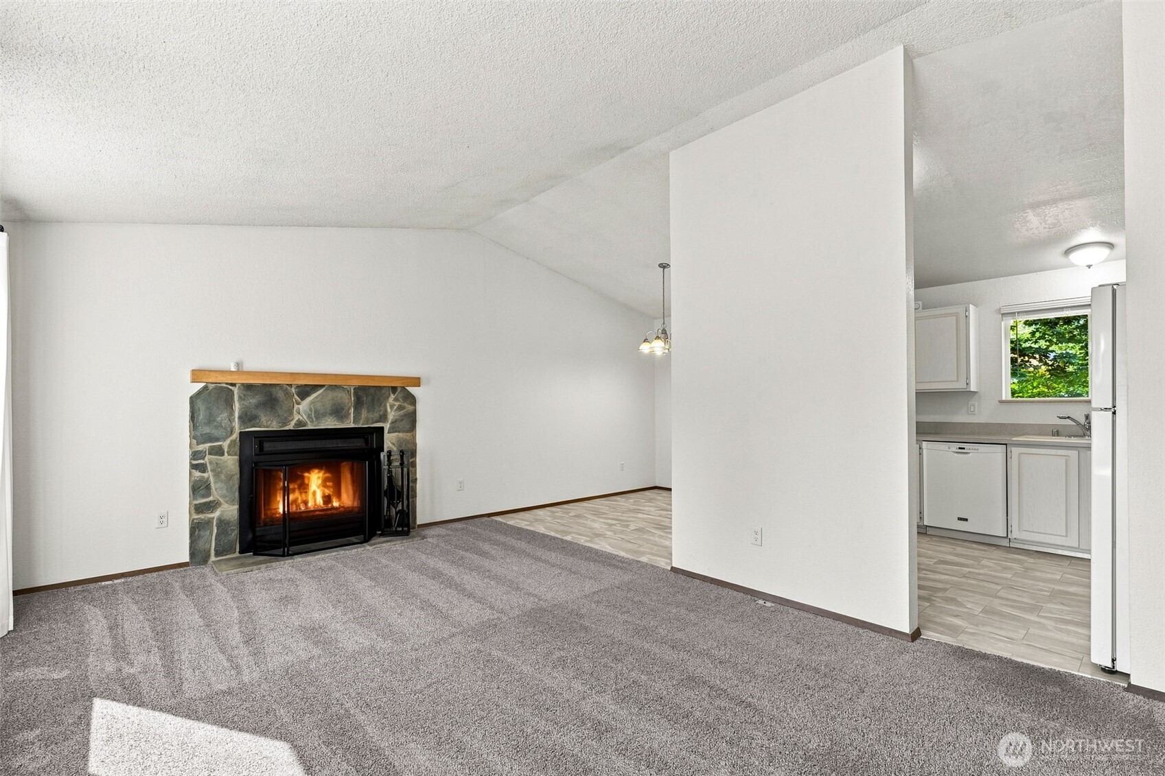 15328 Southeast 179th Street Renton, WA 98058 - Photo 4 of 25 Gallery Image 4