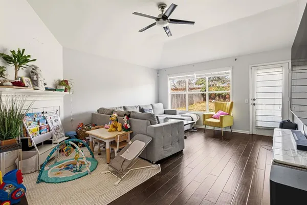 $2,900 | 403 Attaway Drive, Euless, TX 76039