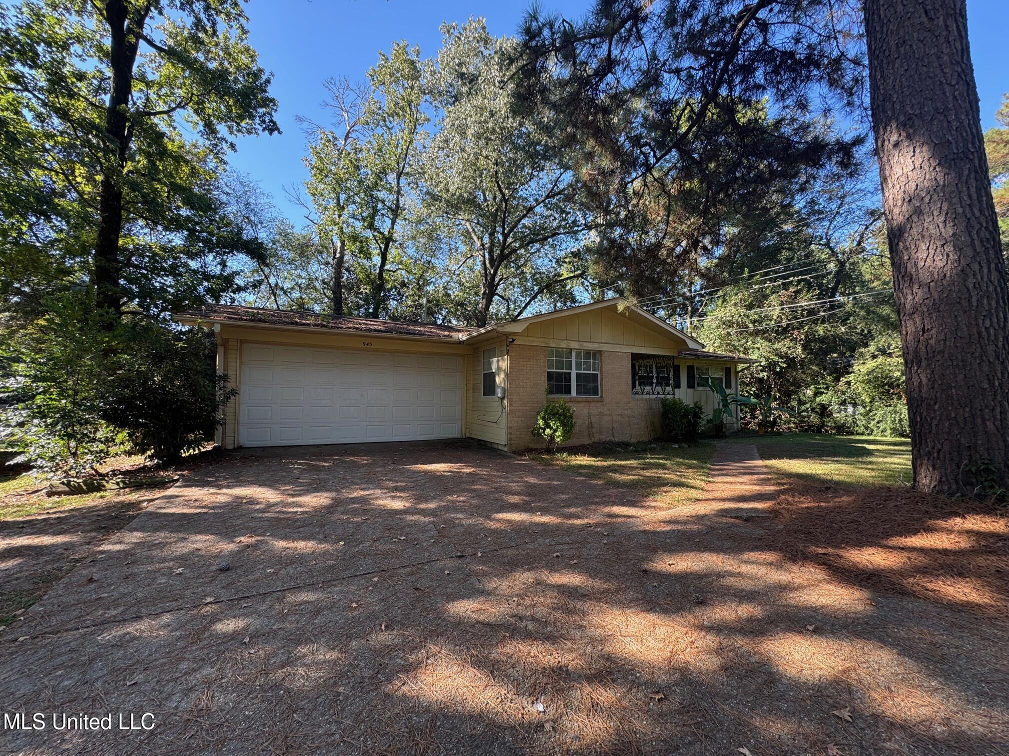 945 Valencia Street Jackson, MS 39204 - Photo 2 of 18 IMG_6025