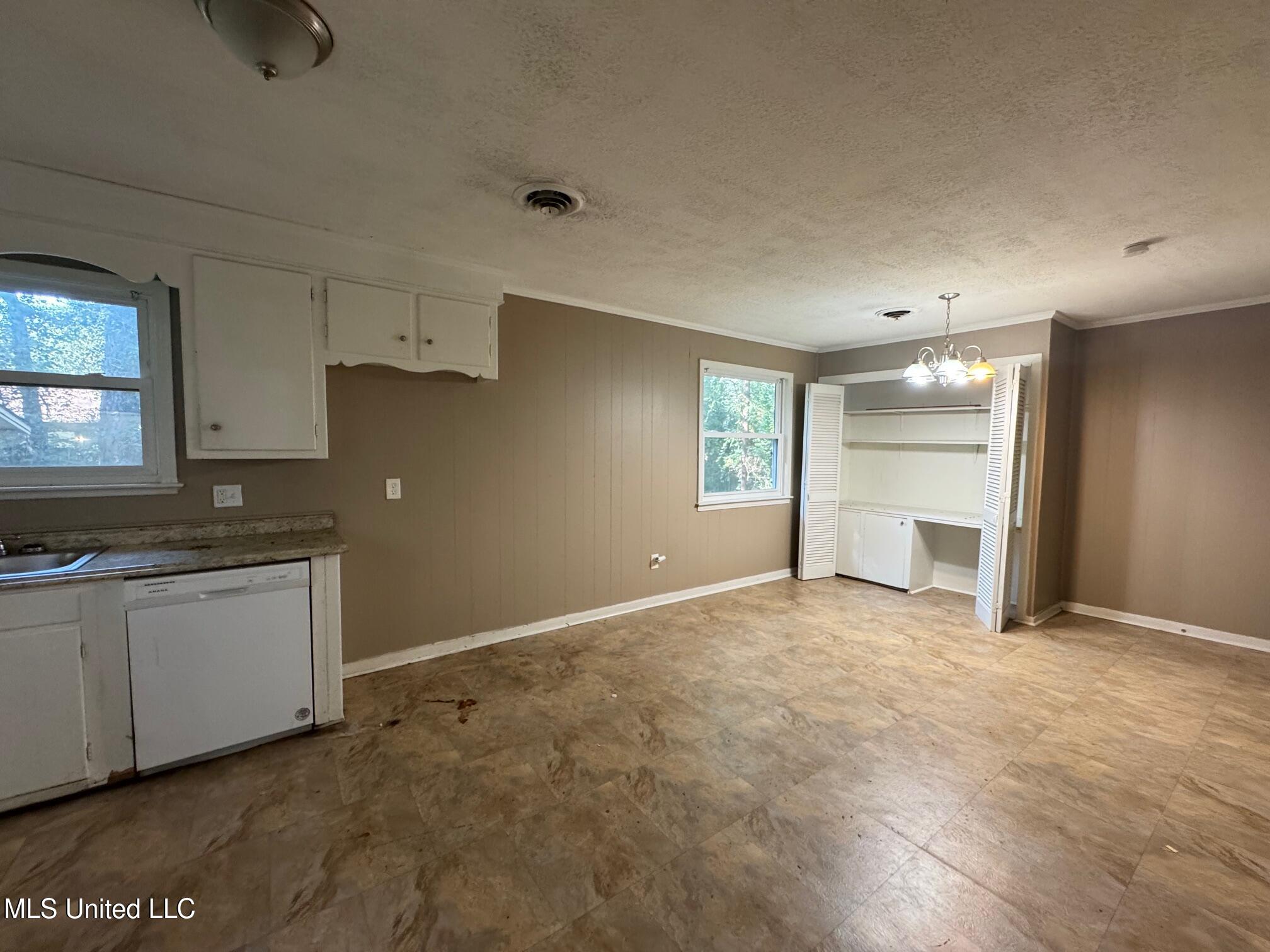 945 Valencia Street Jackson, MS 39204 - Photo 9 of 18 IMG_6030