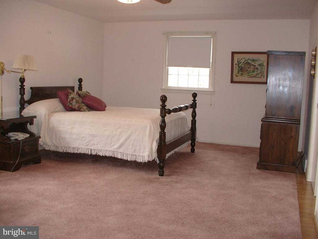 25 Gordon Road Lancaster, PA 17603 - Photo 8 of 10 Gallery Image 8