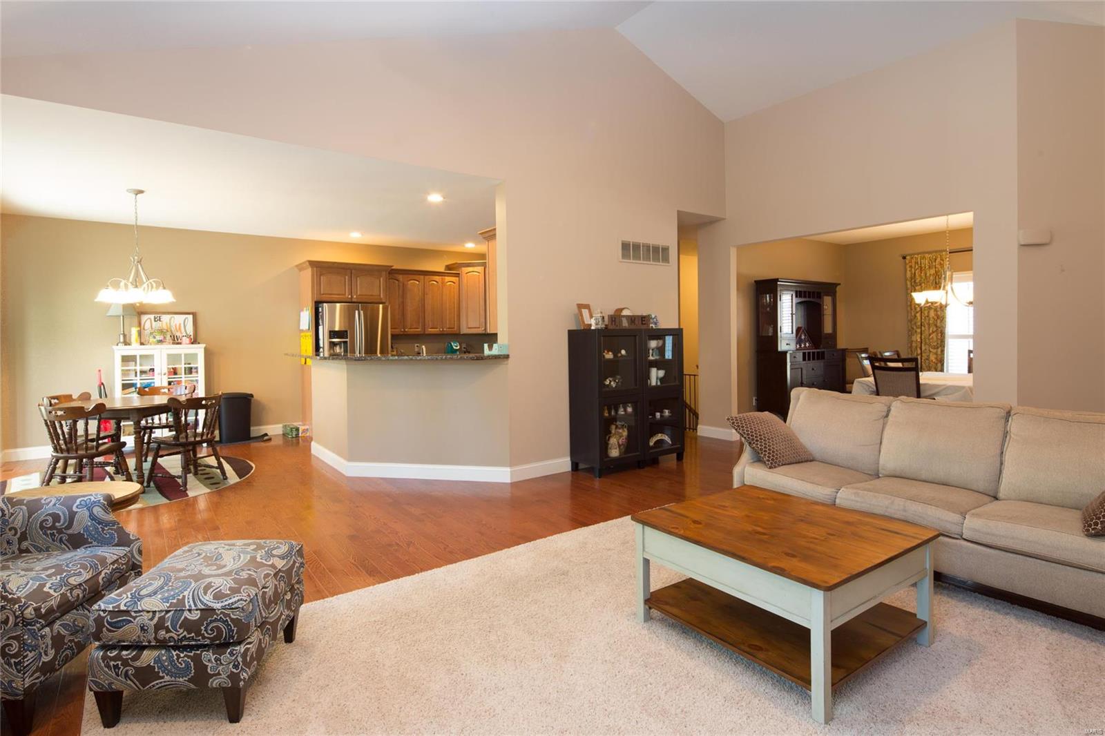 812 Ringer Court St. Louis, MO 63129 - Photo 8 of 56 Gallery Image 8