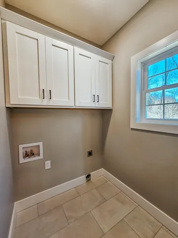 $419,900 | 233 Auseon Court, Hillsdale, MI 49242