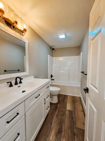 $419,900 | 233 Auseon Court, Hillsdale, MI 49242