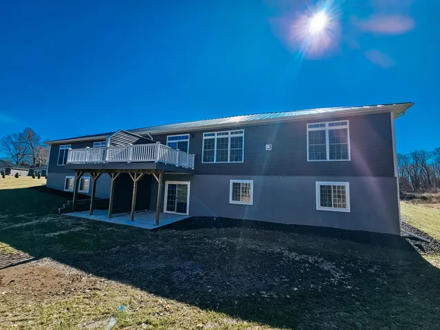 $419,900 | 233 Auseon Court, Hillsdale, MI 49242