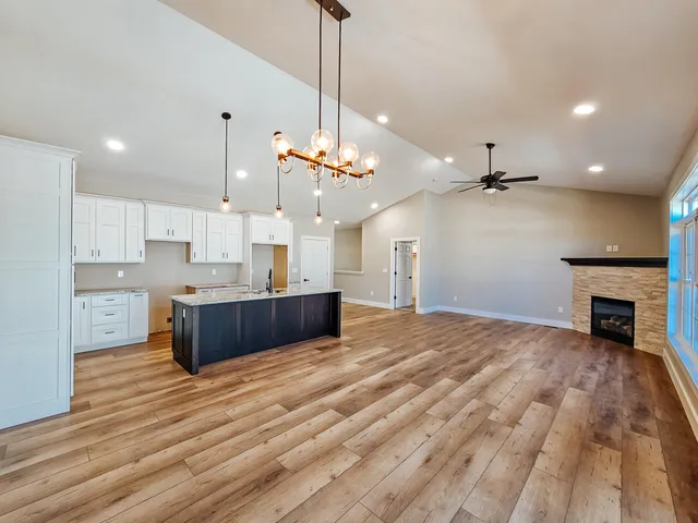 $419,900 | 233 Auseon Court, Hillsdale, MI 49242