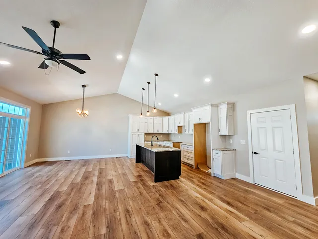 $419,900 | 233 Auseon Court, Hillsdale, MI 49242