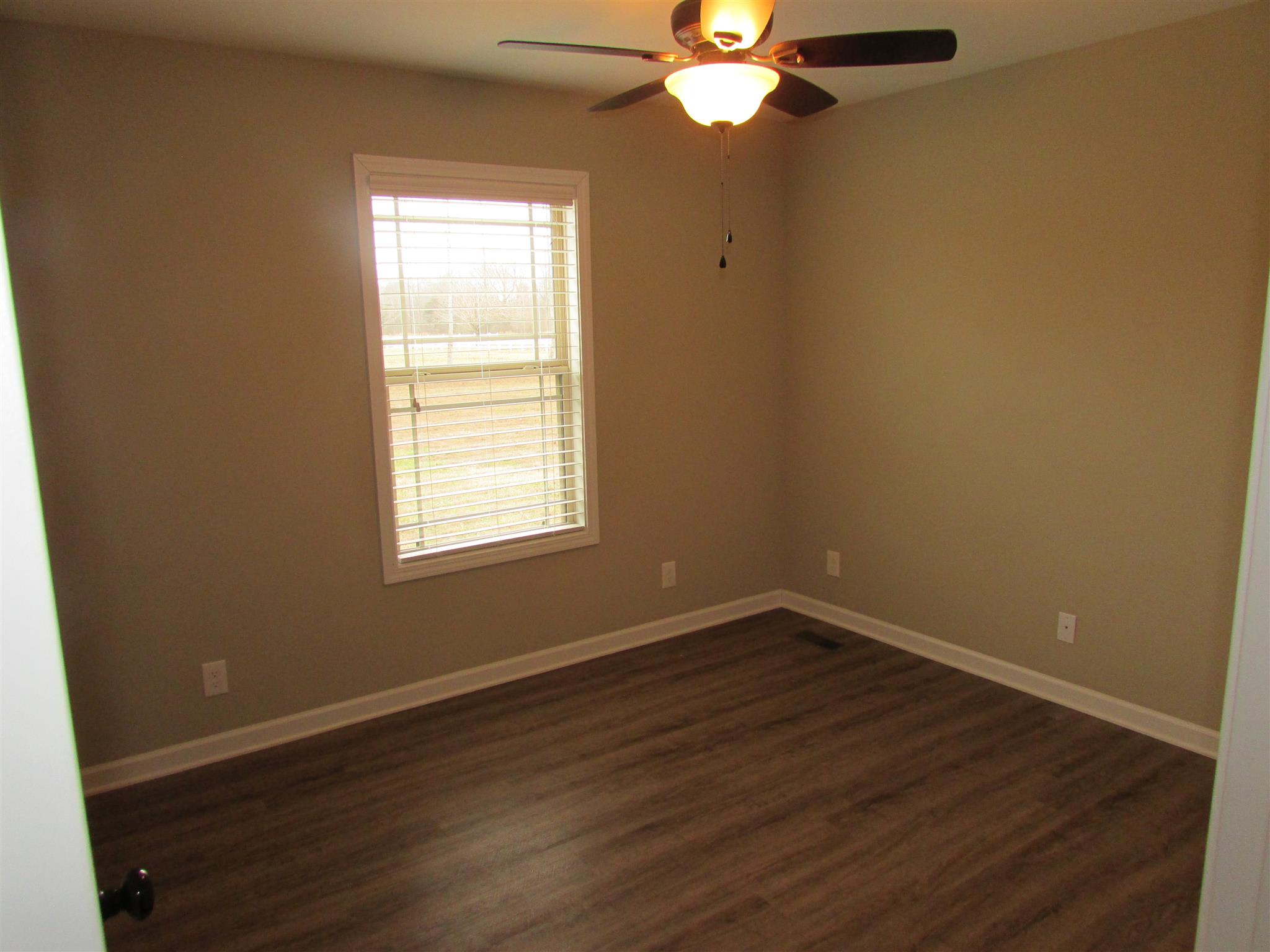 526 Skinner Flat Road Manchester, TN 37355 - Photo 8 of 12 Gallery Image 8
