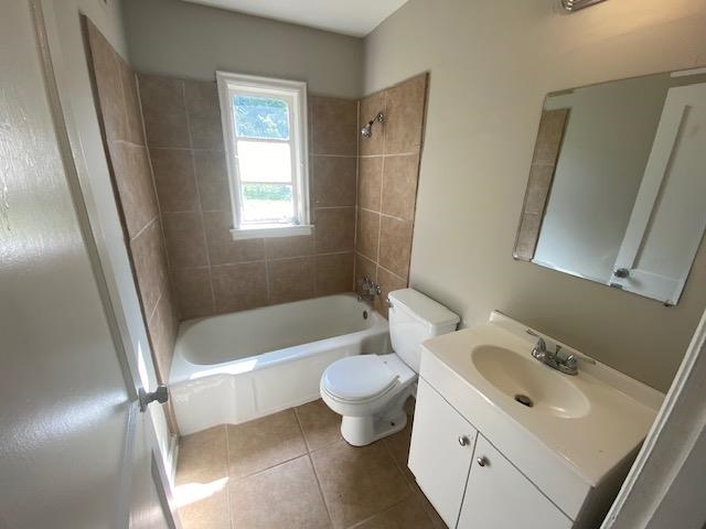 4128 Michael Road Memphis, TN 38116 - Photo 4 of 11 a bathroom with a sink a toilet and shower
