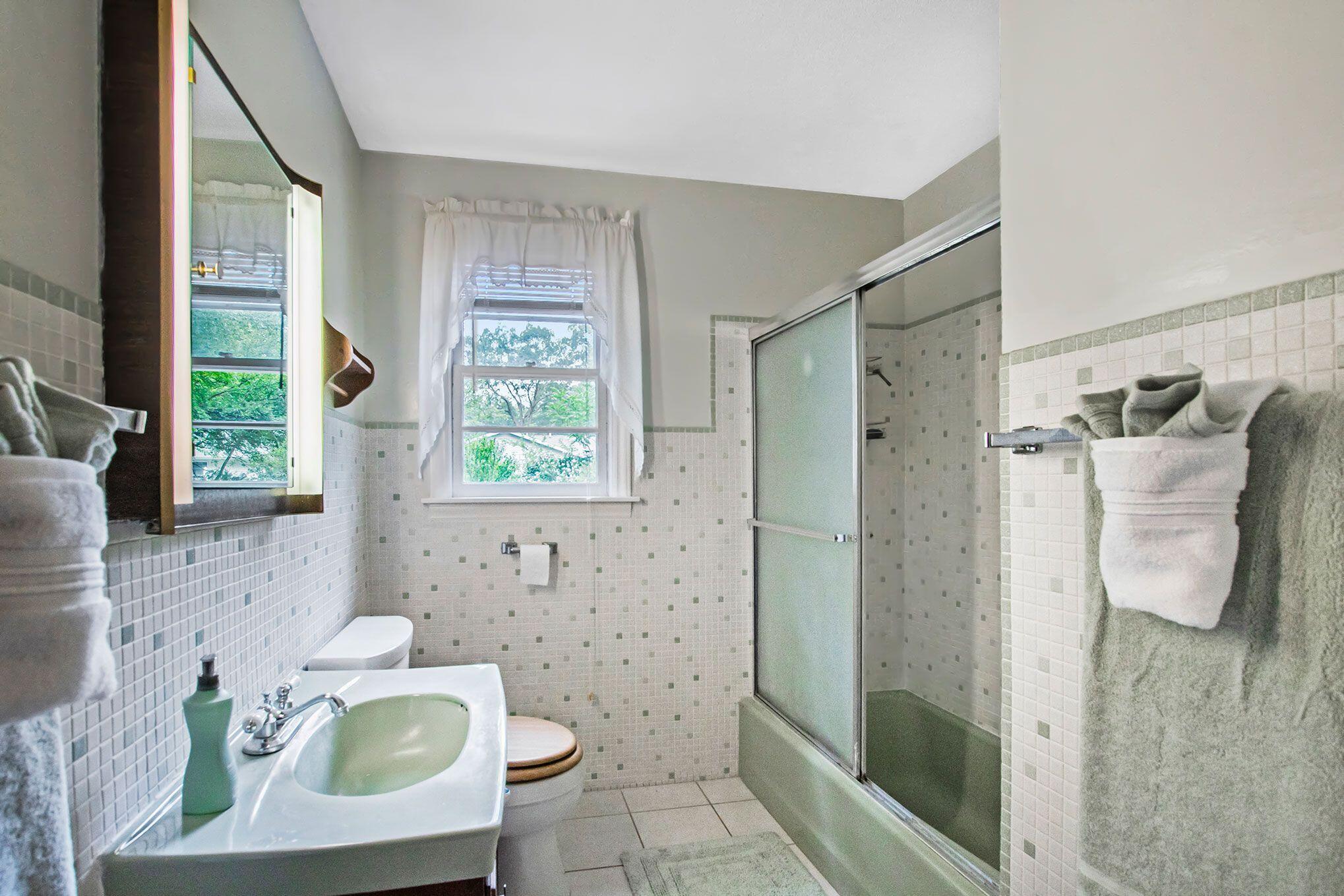 1091 Vick Road Norton Shores, MI 49441 - Photo 17 of 21 Vick 11