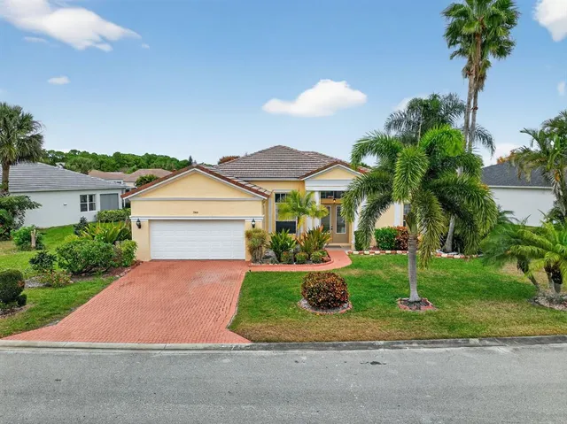 $459,000 | 544 Southwest Lake Manatee Way, Port St. Lucie, FL 34986