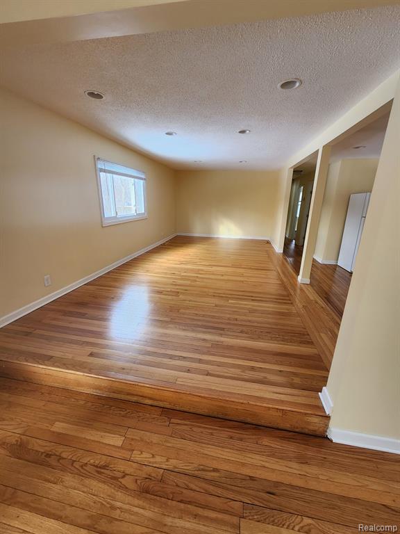 21665 West Nine Mile Road Southfield, MI 48075 - Photo 4 of 13
