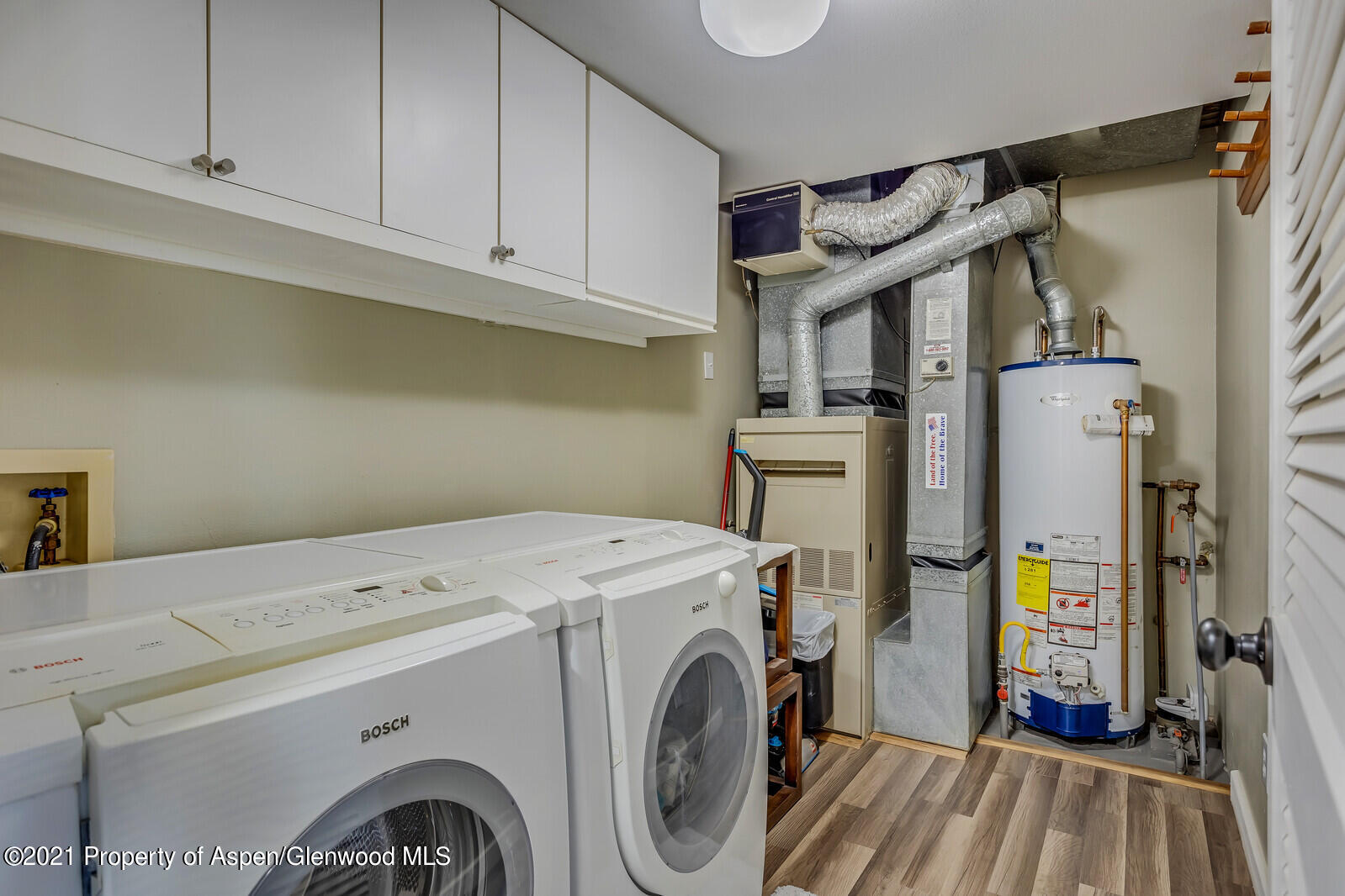 265 Badger Road El Jebel, CO 81623 - Photo 14 of 27 a utility room with dryer and washer