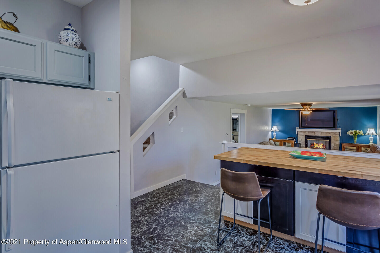 265 Badger Road El Jebel, CO 81623 - Photo 8 of 27 a room with a table and chairs