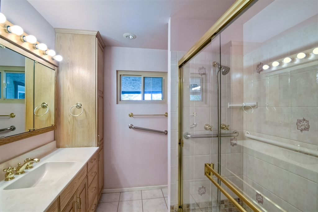 28591 Lilac Road Valley Center, CA 92082 - Photo 14 of 22