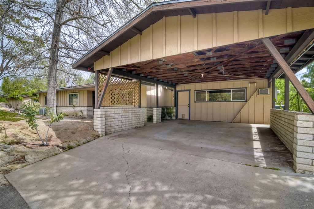 28591 Lilac Road Valley Center, CA 92082 - Photo 5 of 22