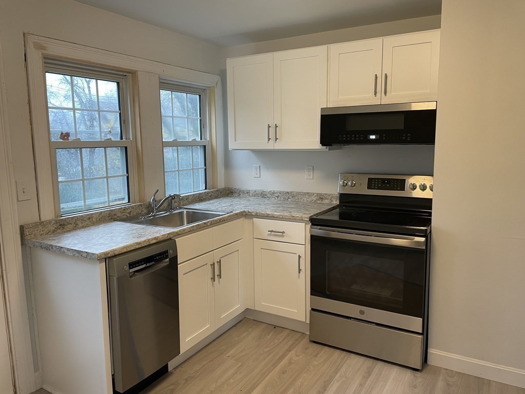 24 Stafford Road Danvers, MA 01923 - Photo 5 of 14 Gallery Image 5