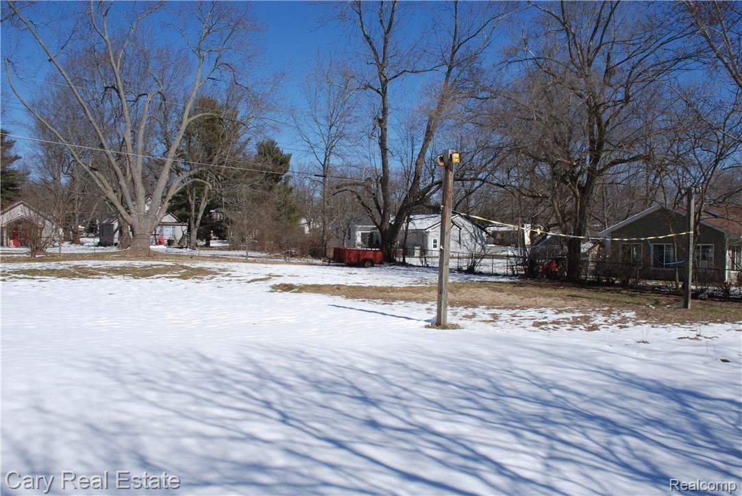 546 Fisher Road Highland, MI 48357 - Photo 6 of 21 DSC_1271.JPG