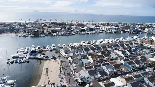 $1,680,000 | 58 Beach Newport Beach, Newport Beach, CA 92663