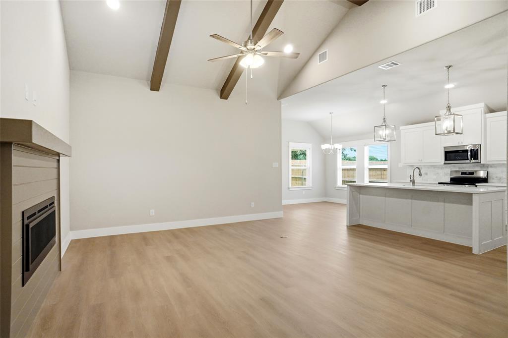 137 Joel Street Springtown, TX 76082 - Photo 2 of 15