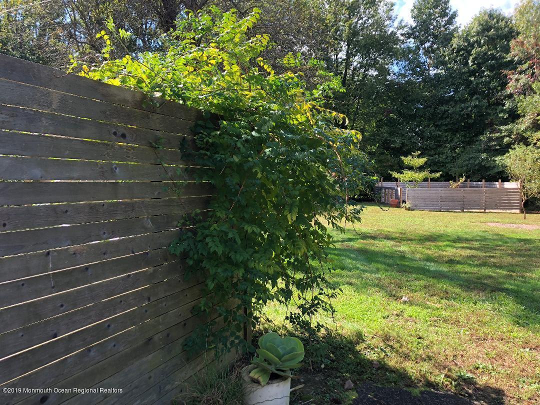 35 Pine Drive Roosevelt, NJ 08555 - Photo 23 of 32 35 Pine Drive Garden Sitting Area