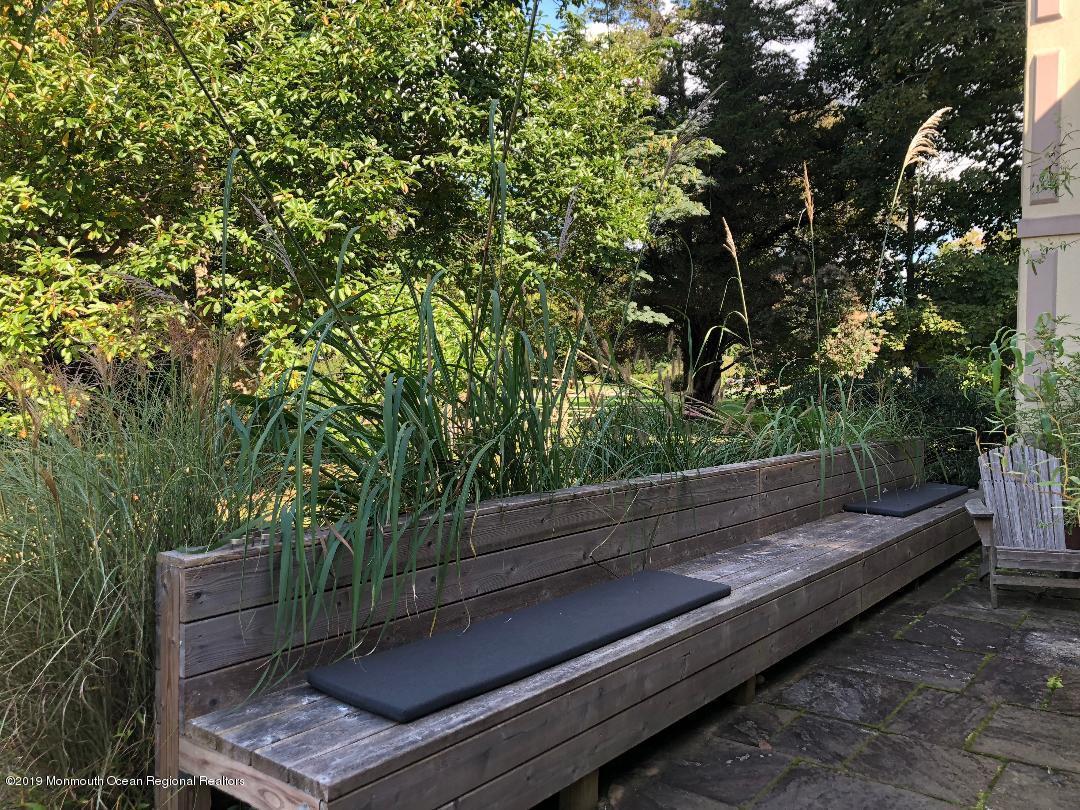 35 Pine Drive Roosevelt, NJ 08555 - Photo 4 of 32 35 Pine Drive Front Bench