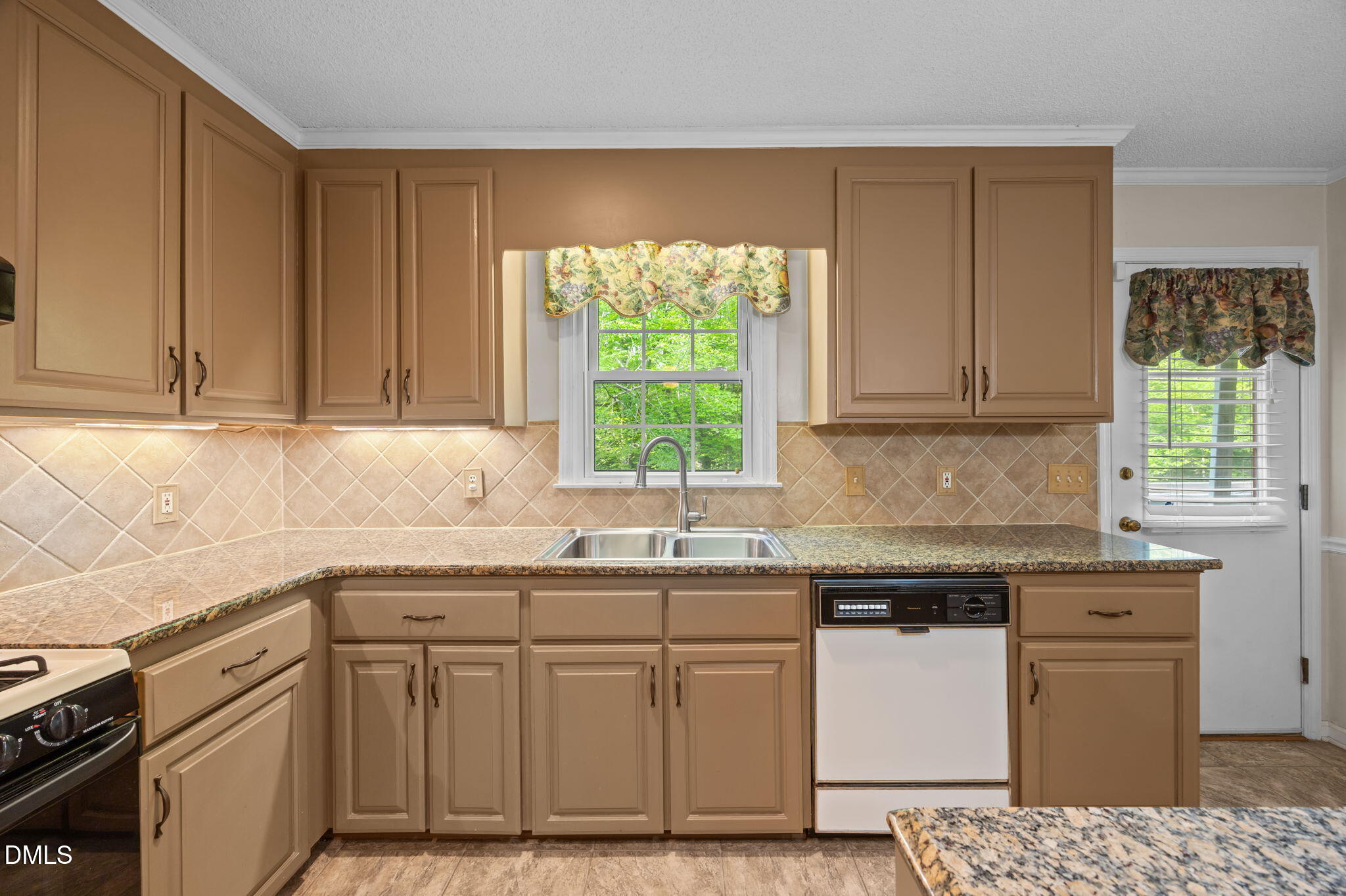 228 Hunters Ridge Road Henderson, NC 27537 - Photo 17 of 46