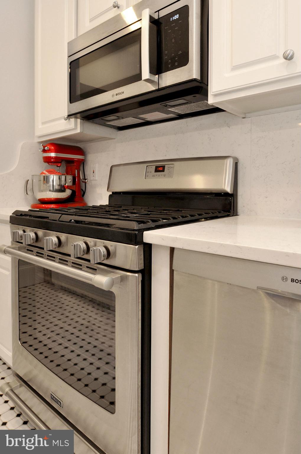 1423 R Street Northwest, Unit 403 Washington, DC 20009 - Photo 11 of 28 Kitchen