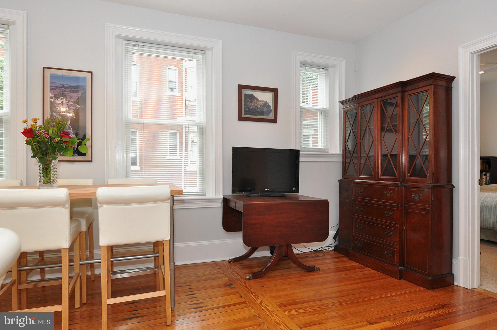1423 R Street Northwest, Unit 403 Washington, DC 20009 - Photo 15 of 28 Interior (General)
