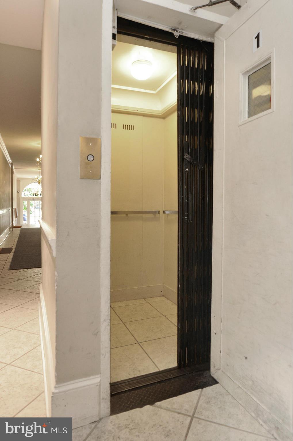 1423 R Street Northwest, Unit 403 Washington, DC 20009 - Photo 23 of 28 Interior (General)