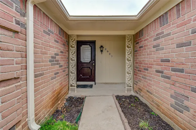 $2,250 | 2927 Great Lakes Avenue, Sugar Land, TX 77479