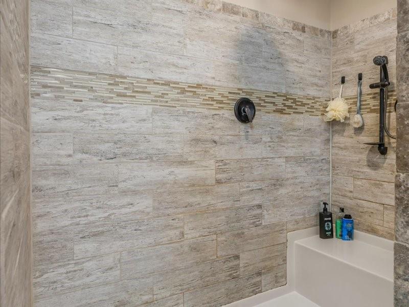 128 Gas Plant Road Doyline, LA 71023 - Photo 13 of 39 a bathroom with a shower
