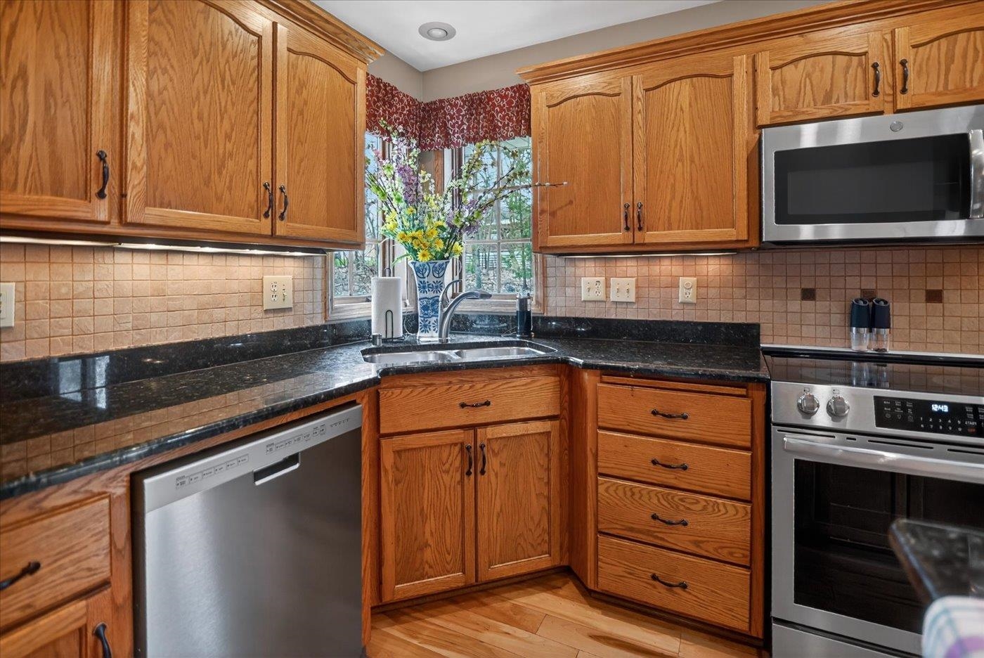 1253 Mockingbird Lane Sun Prairie, WI 53590 - Photo 12 of 57