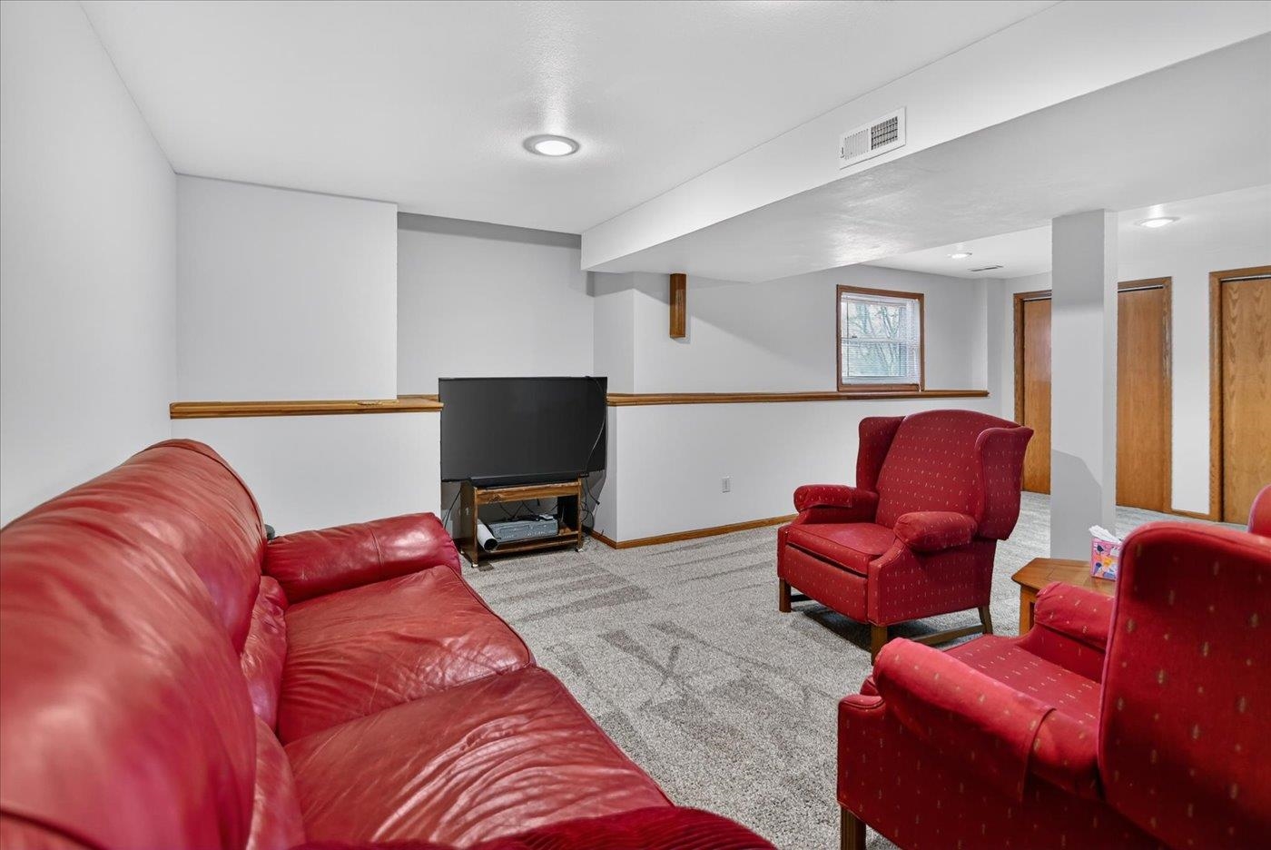 1253 Mockingbird Lane Sun Prairie, WI 53590 - Photo 32 of 57