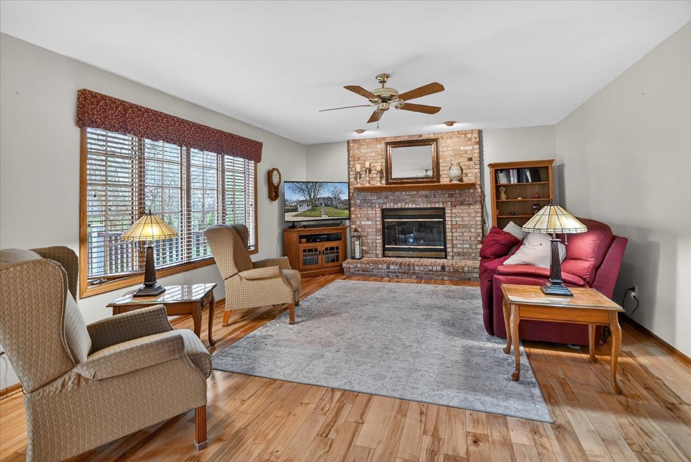 1253 Mockingbird Lane Sun Prairie, WI 53590 - Photo 4 of 57