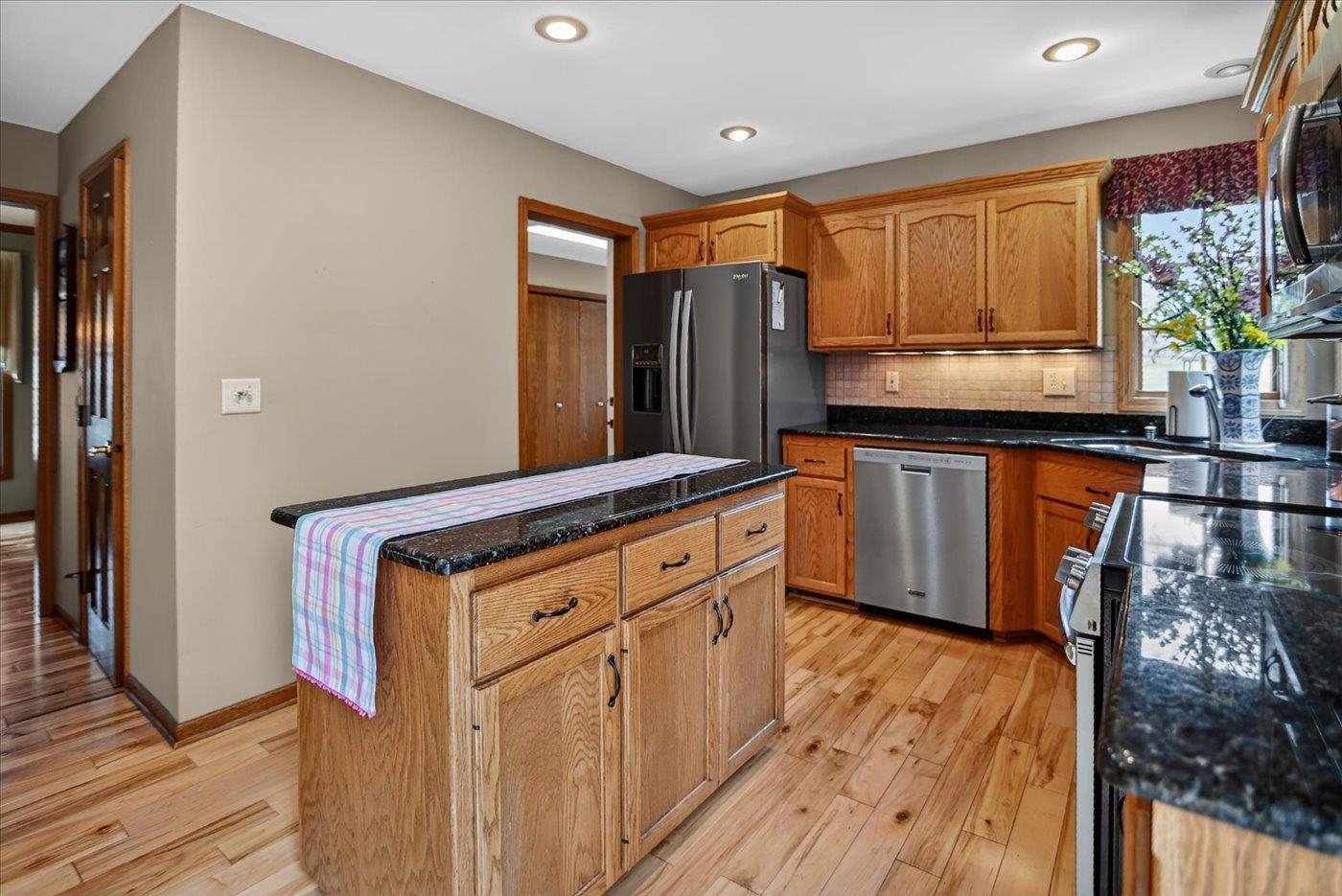 1253 Mockingbird Lane Sun Prairie, WI 53590 - Photo 9 of 57