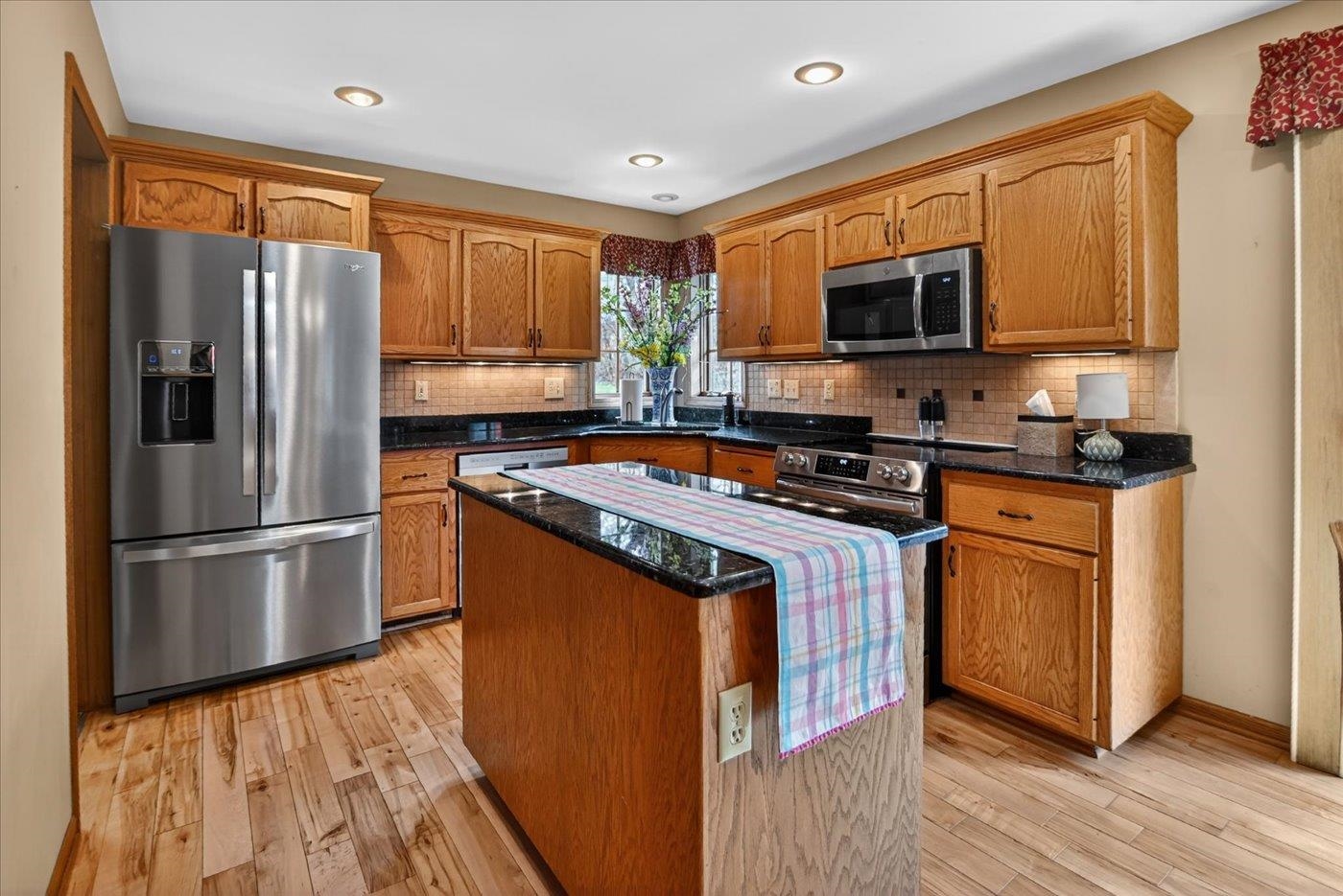 1253 Mockingbird Lane Sun Prairie, WI 53590 - Photo 10 of 57