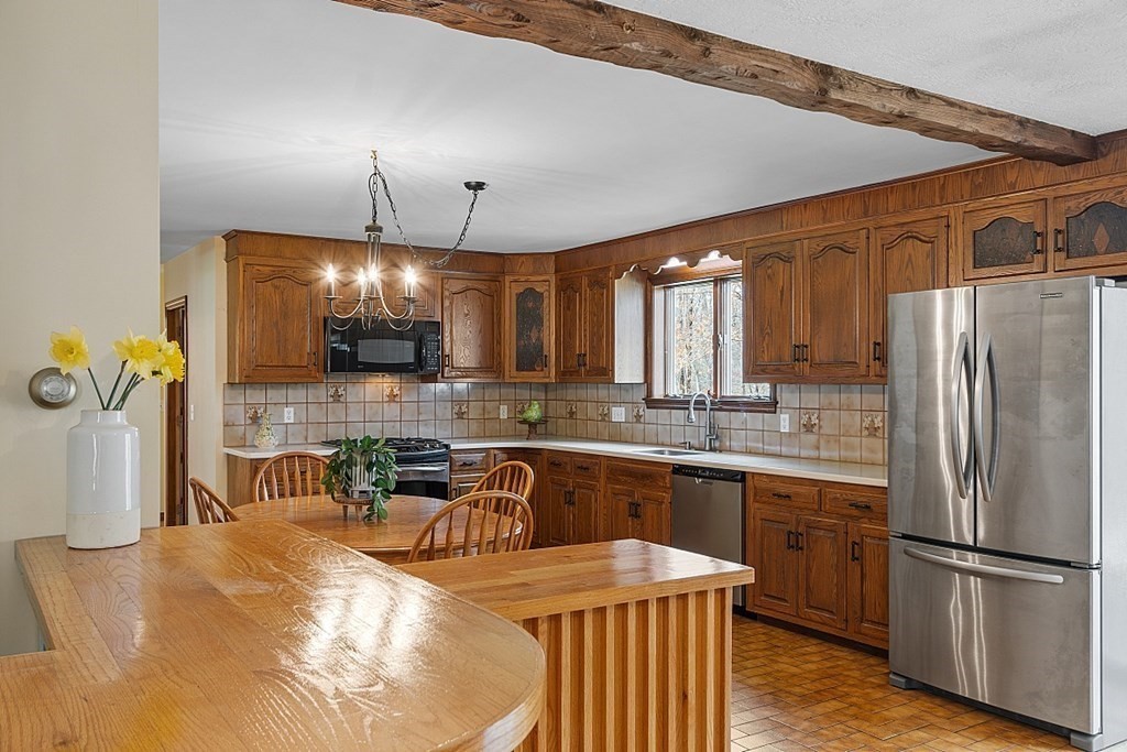 190 North Road Bedford, MA 01730 - Photo 12 of 37 Gallery Image 12