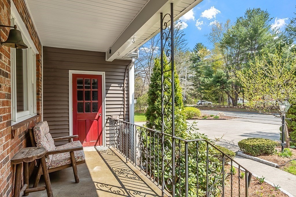 190 North Road Bedford, MA 01730 - Photo 6 of 37 Gallery Image 6