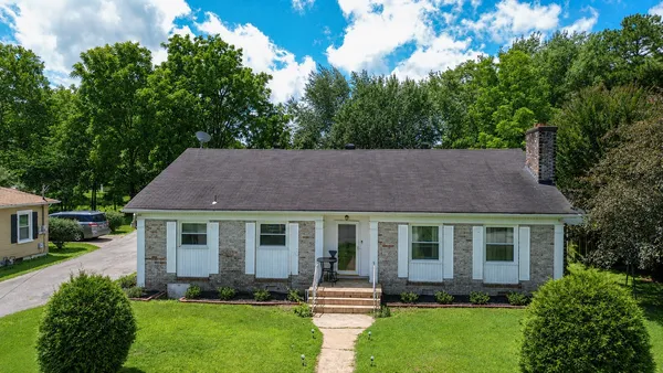 $280,000 | 115 Debus Street, Lawrenceburg, TN 38464