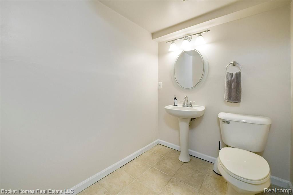 2666 Cumberland Road Berkley, MI 48072 - Photo 22 of 28