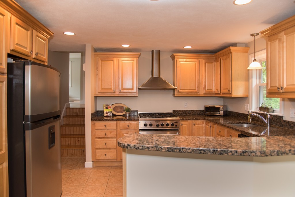 182 Boston Rock Road Melrose, MA 02176 - Photo 12 of 27 Gallery Image 12