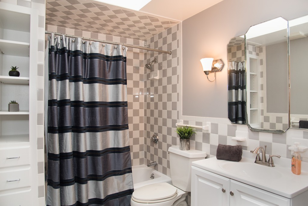 182 Boston Rock Road Melrose, MA 02176 - Photo 16 of 27 Gallery Image 16