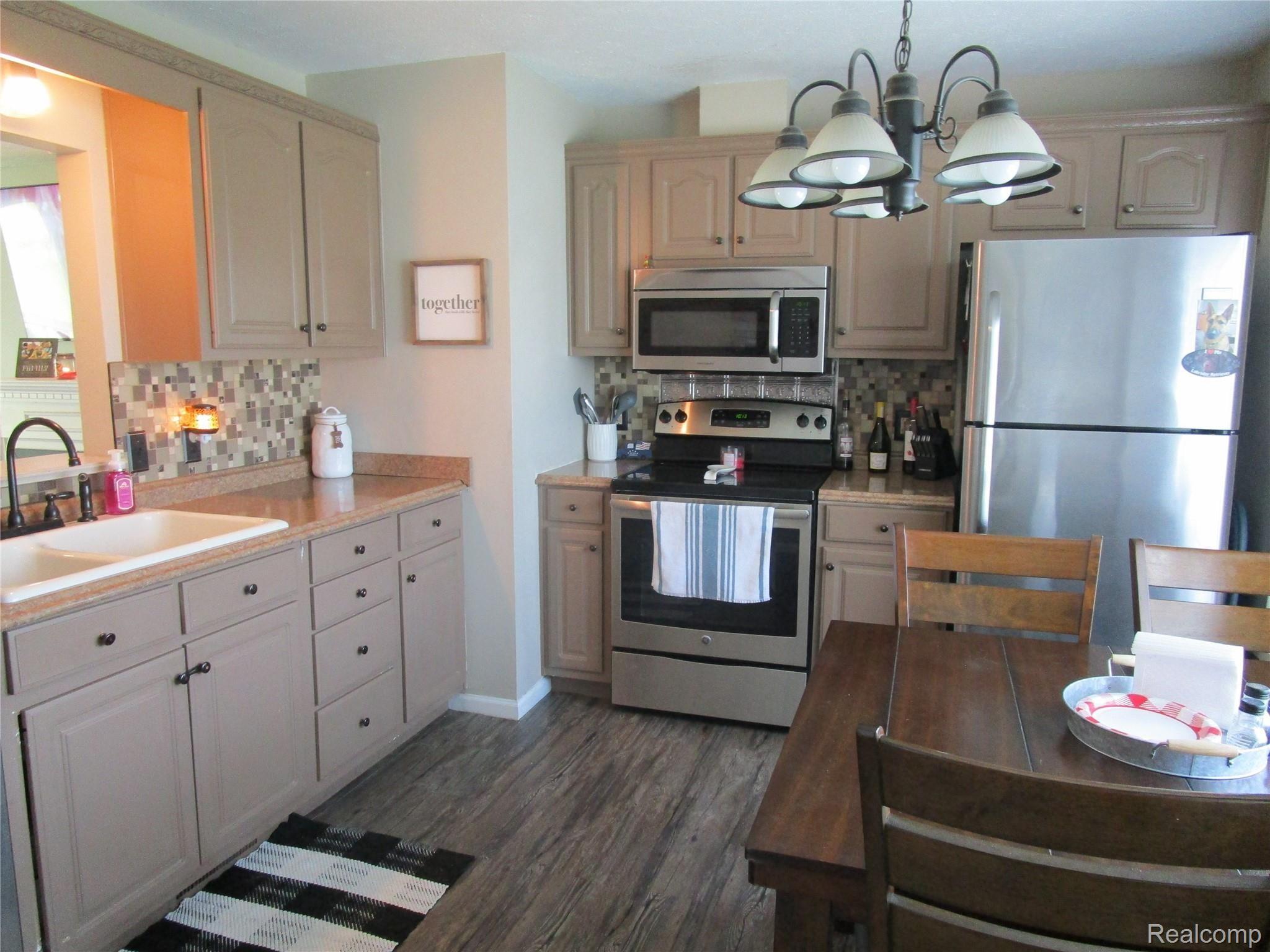 34178 Van Born Road Wayne, MI 48184 - Photo 3 of 13 IMG_0834.JPG