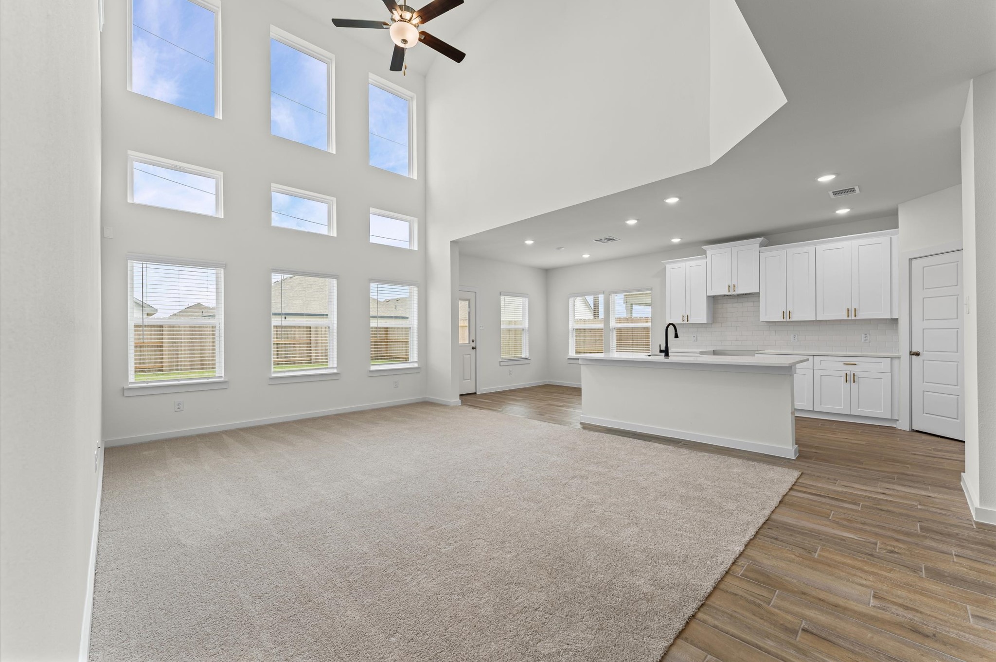 8322 Amethyst Valley Lane Angleton, TX 77515 - Photo 2 of 25