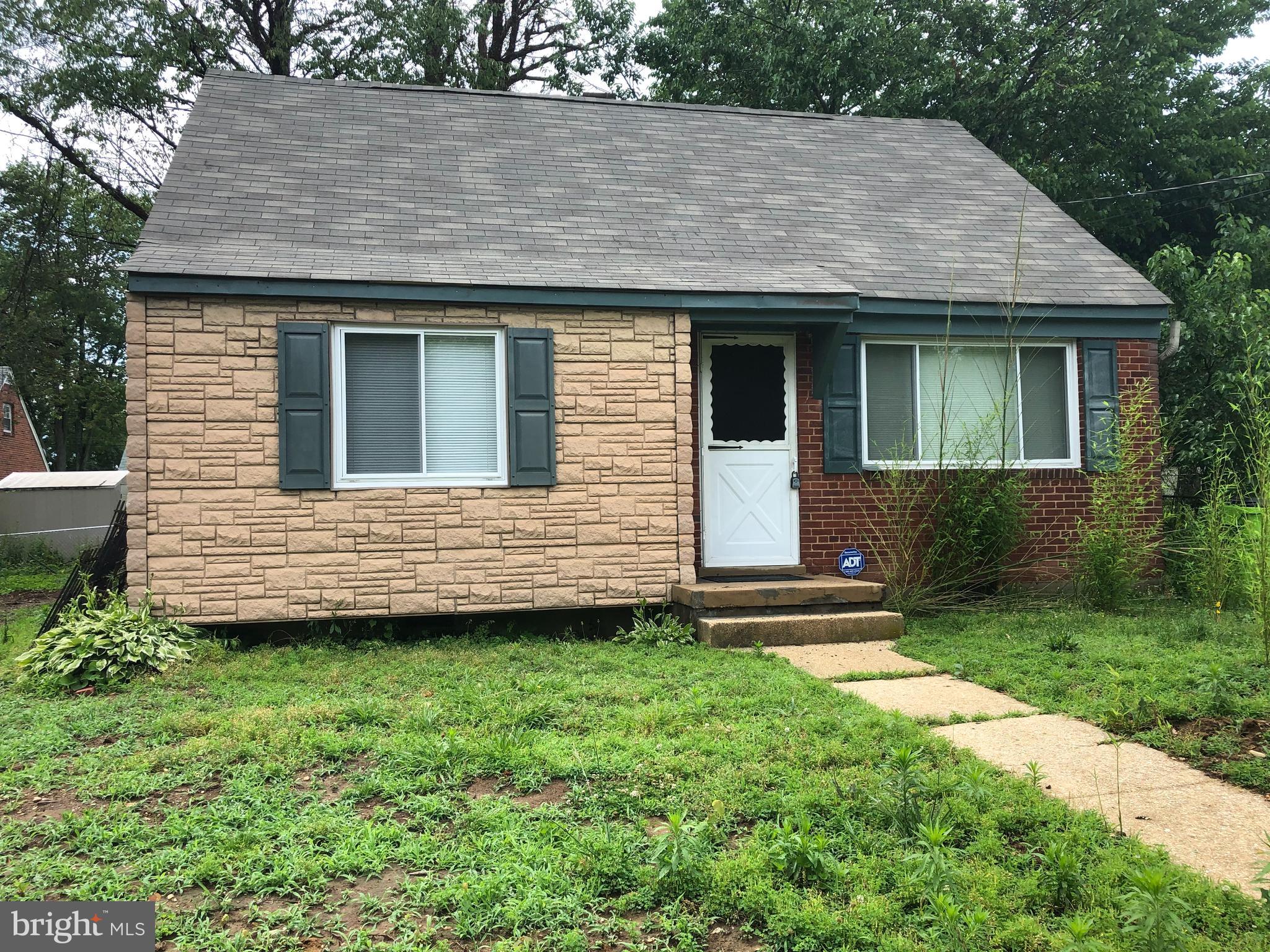 CAPE COD W/NEW ROOF