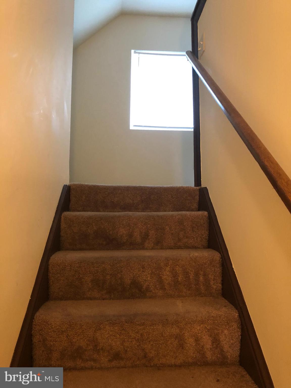 911 Brooke Road Capitol Heights, MD 20743 - Photo 11 of 16 STAIRWAY